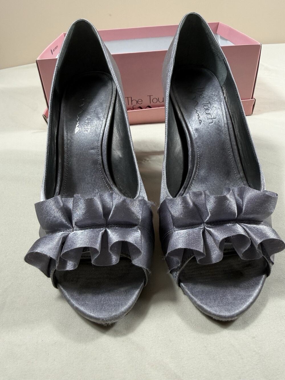 The Touch of Nina Women’s Size 8M Pewter Satin Open Toe Bow Stiletto Pump